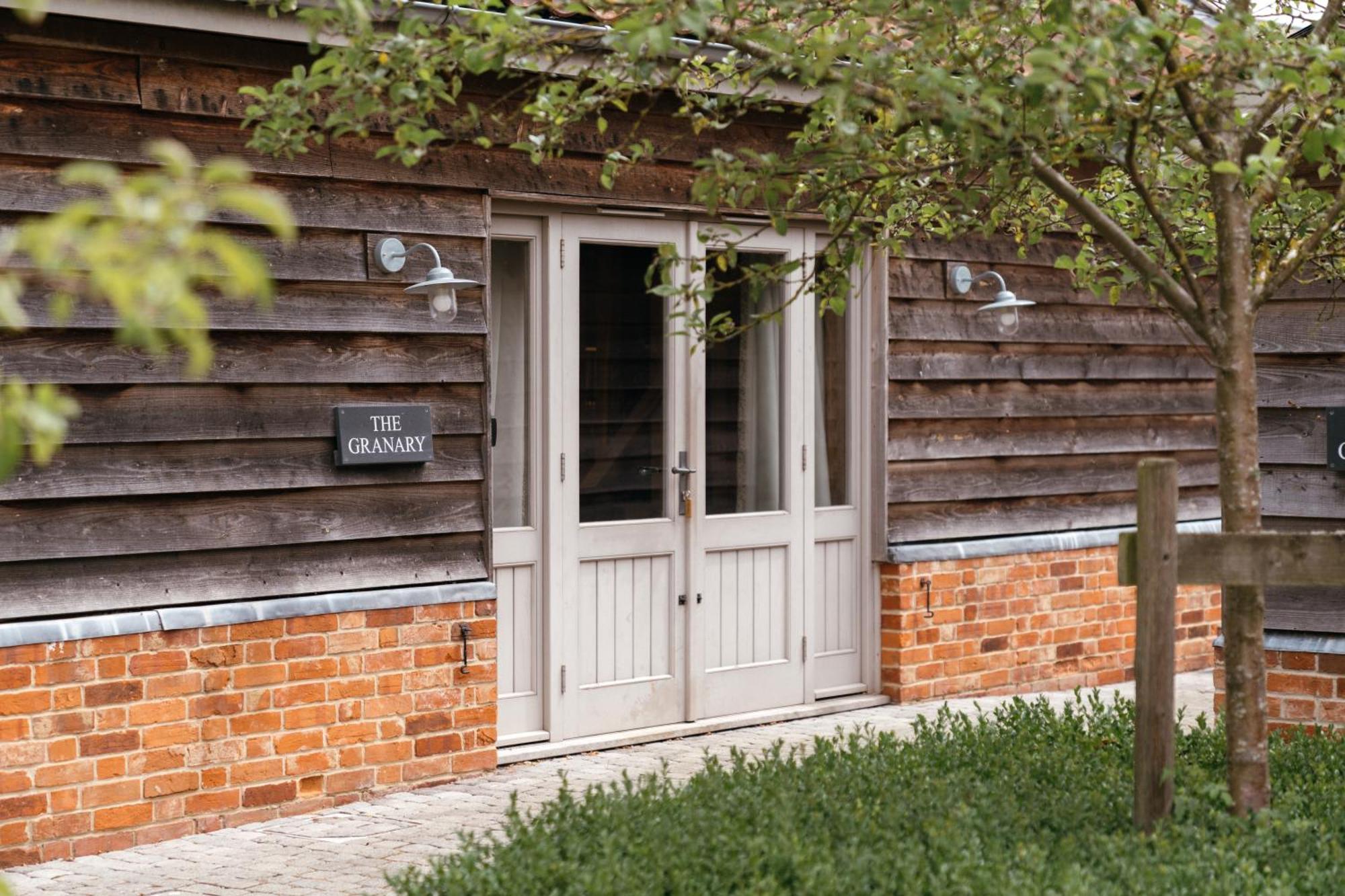 Retreat East Villa Ipswich Buitenkant foto