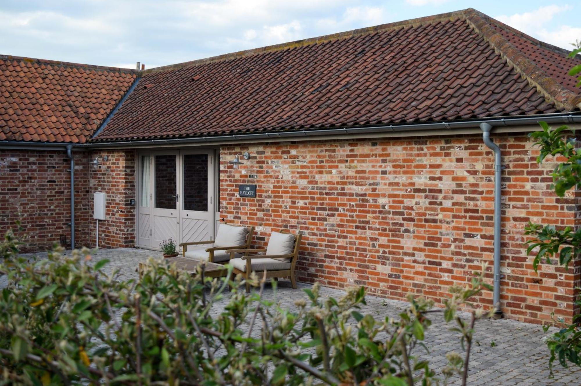 Retreat East Villa Ipswich Buitenkant foto